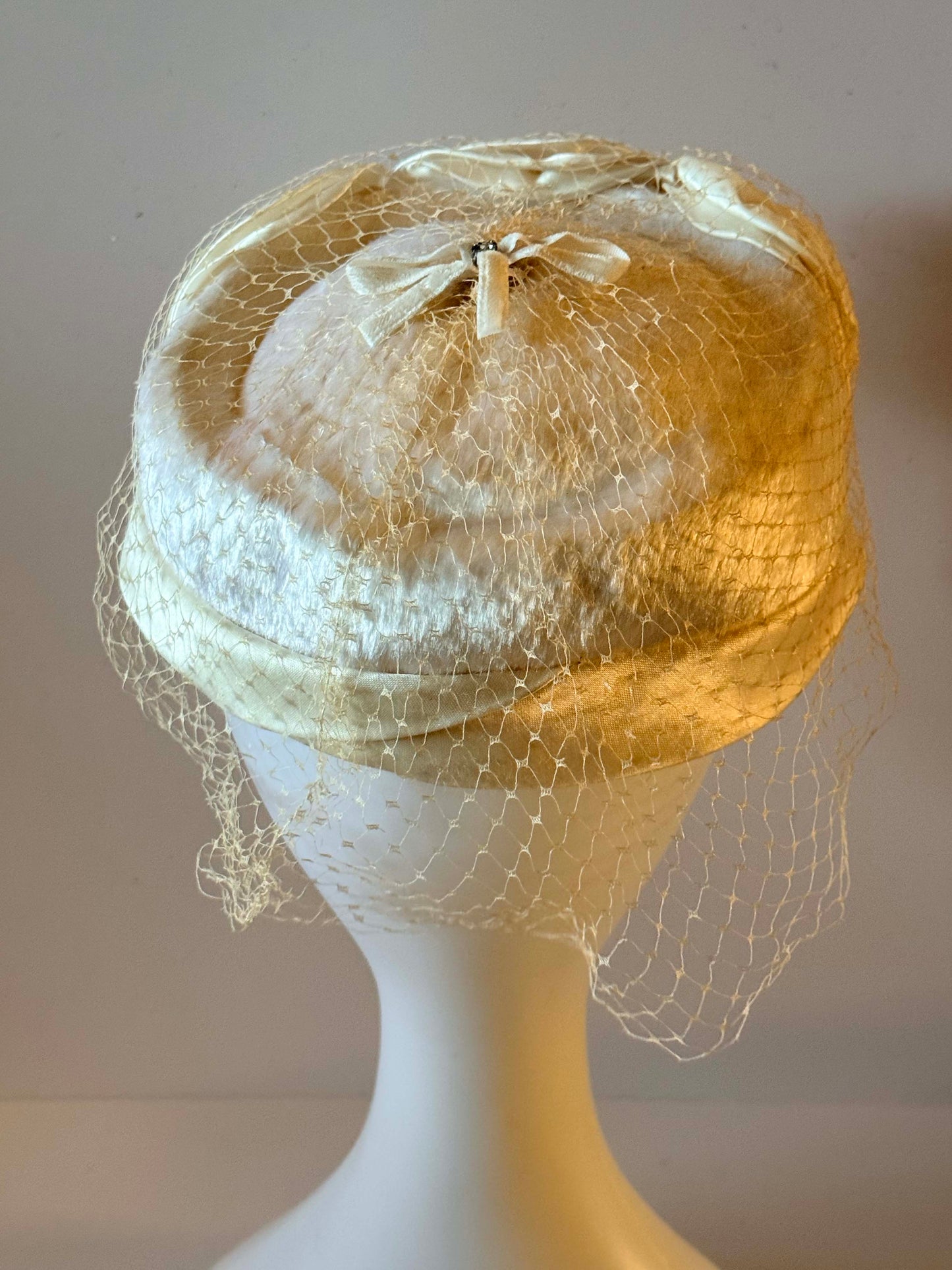 Vintage 1950s Ivory Satin Rose Pillbox Hat Veiled Bridal Hat Romantic Floral Headpiece Mid Century Wedding Hat Juliet Cap Style