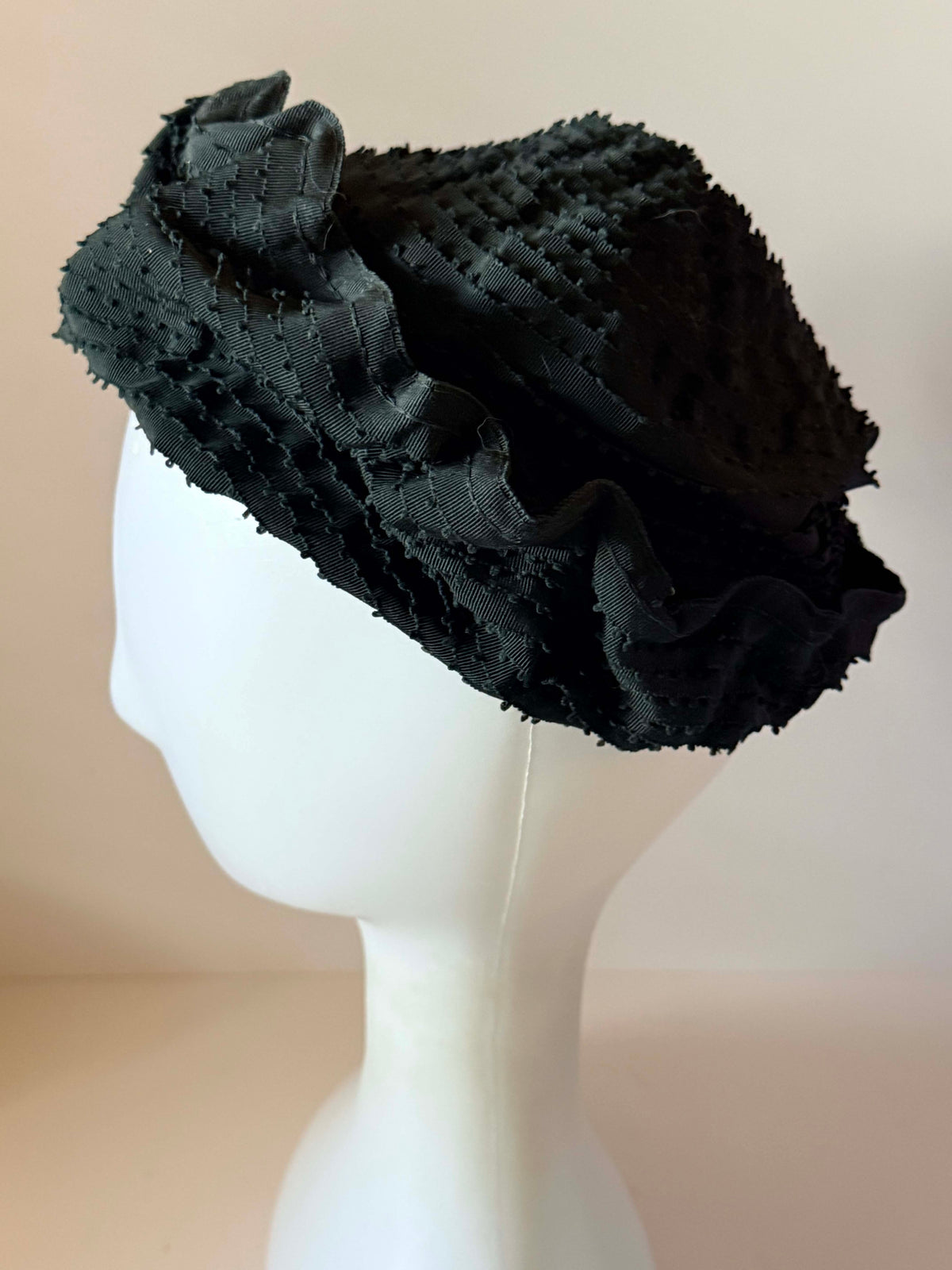 Vintage 1950s Black Cloche Hat Miss Elaine Textured Ribbon Ruffle Trim Mid Century Women's Millinery