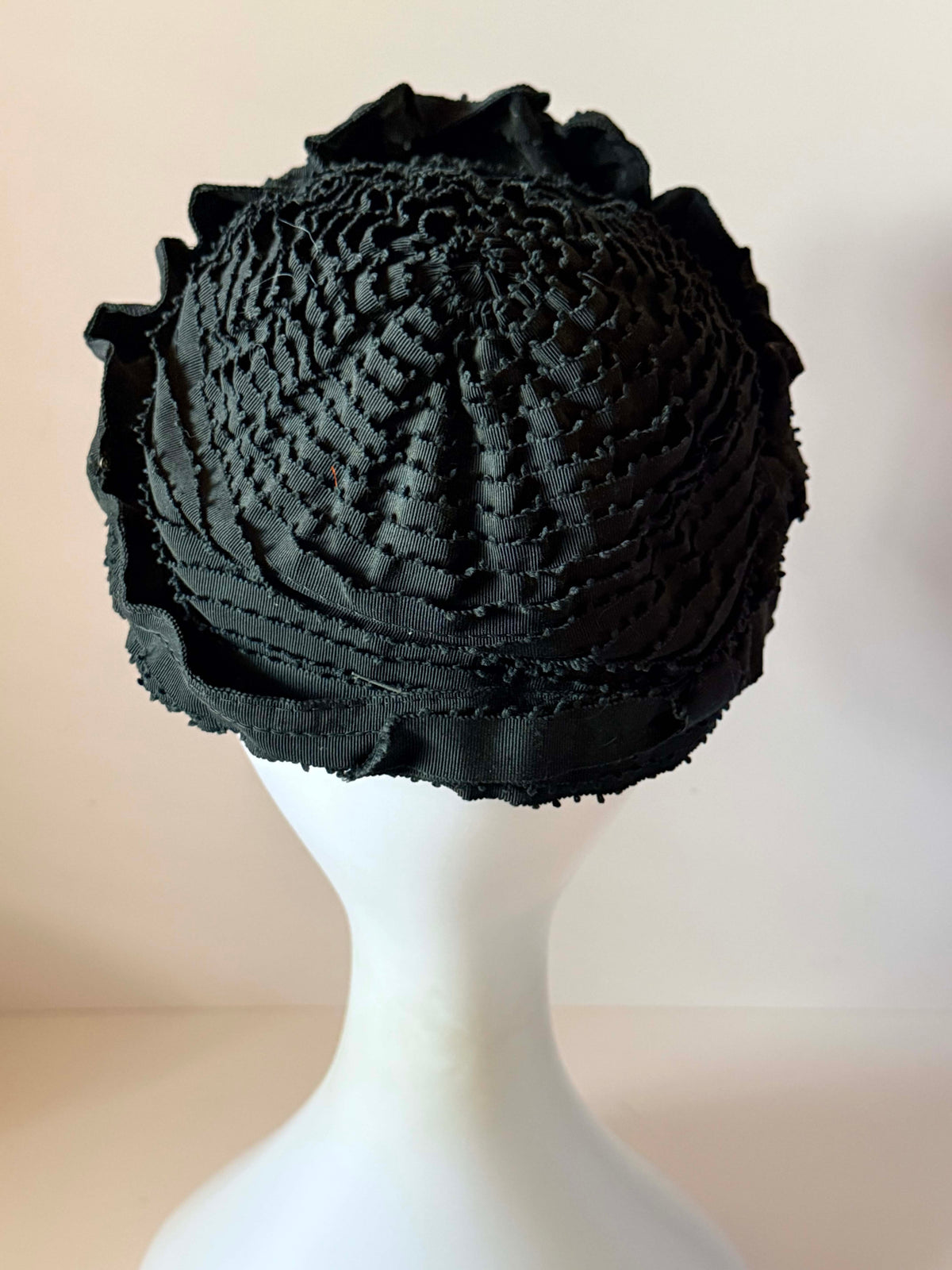 Vintage 1950s Black Cloche Hat Miss Elaine Textured Ribbon Ruffle Trim Mid Century Women's Millinery