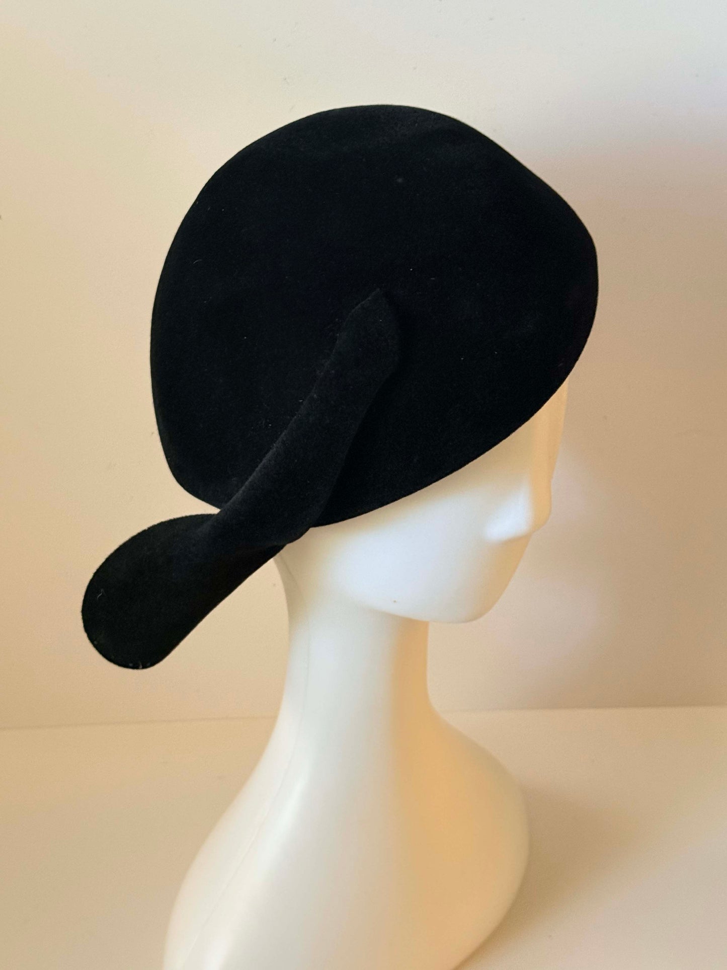 Vintage 1940s Black Sculptural Felt Hat | Avant Garde Draped Cocktail Hat | Minimalist Noir Milliner