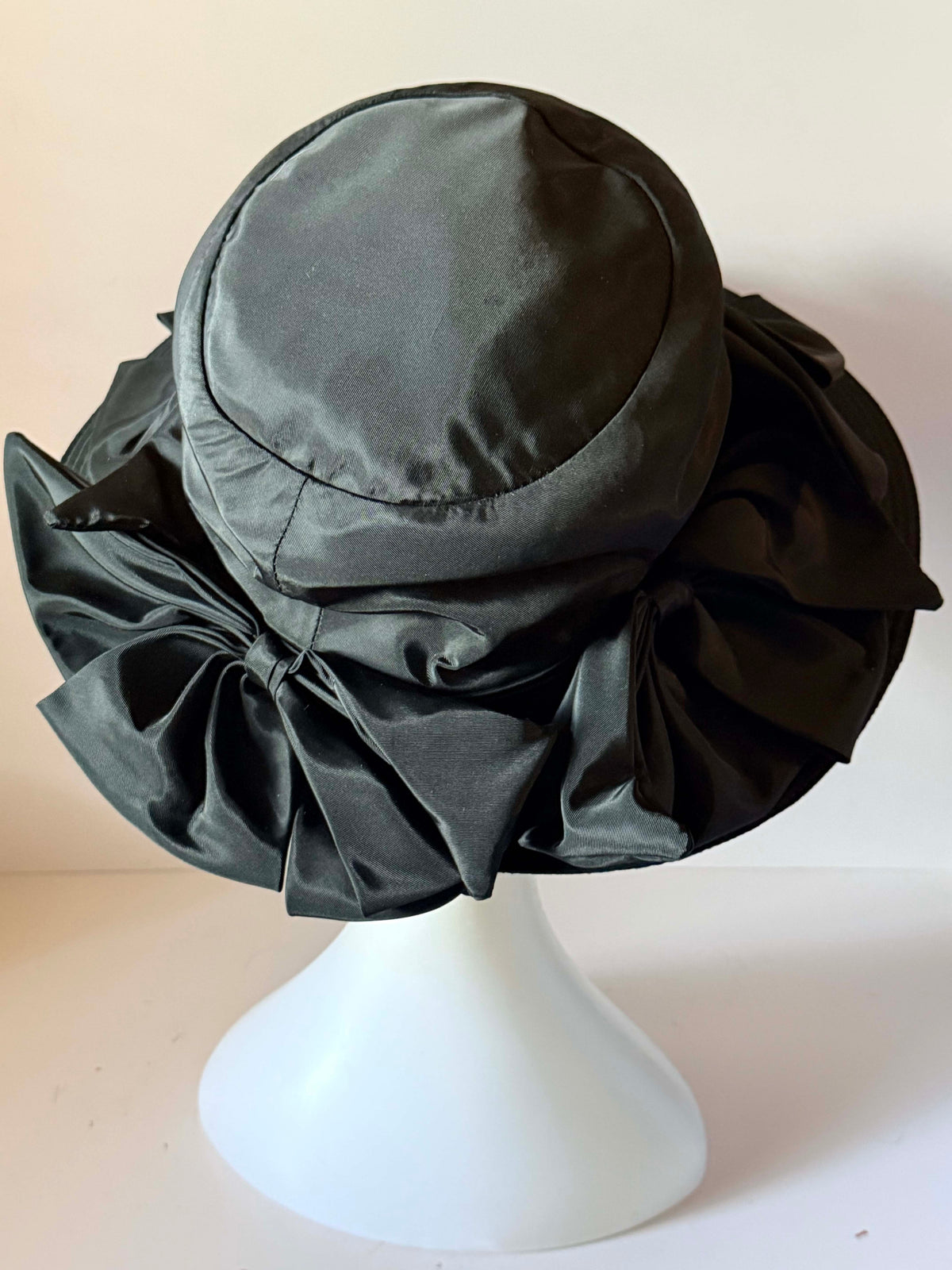 Vintage 1950s Black Audrey Hepburn Style Wide Brim Hat Oversized Satin Bow Modern Miss Hollywood Glamour Picture Hat