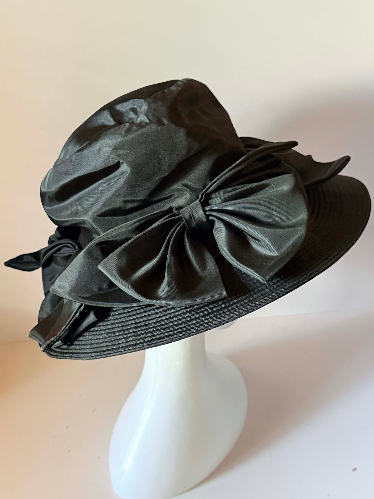 Vintage 1950s Black Audrey Hepburn Style Wide Brim Hat Oversized Satin Bow Modern Miss Hollywood Glamour Picture Hat
