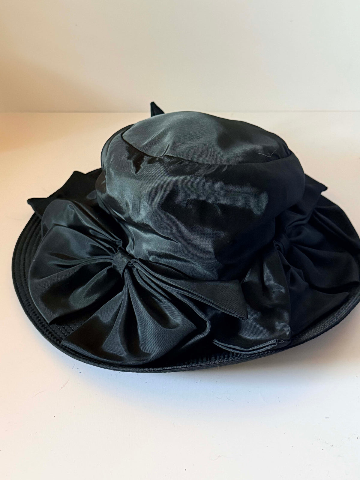 Vintage 1950s Black Audrey Hepburn Style Wide Brim Hat Oversized Satin Bow Modern Miss Hollywood Glamour Picture Hat