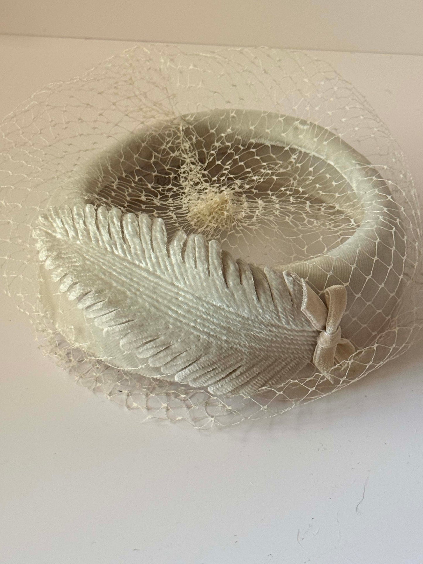 1950s Ivory Velvet Halo Hat with Birdcage Veil | Sculptural Feather Detail Fascinator | Vintage Bridal Cocktail Hat