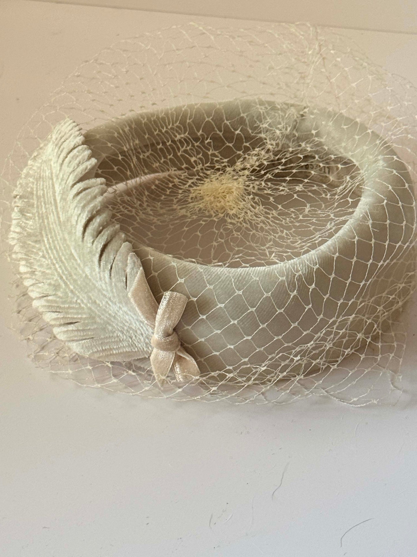 1950s Ivory Velvet Halo Hat with Birdcage Veil | Sculptural Feather Detail Fascinator | Vintage Bridal Cocktail Hat