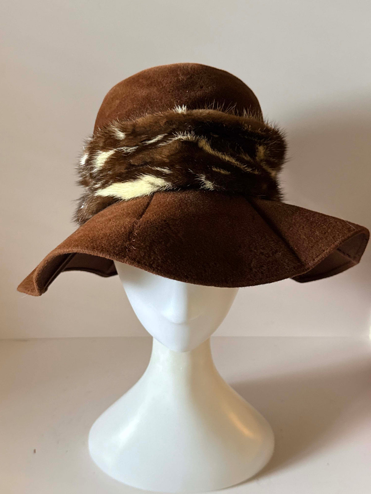 Vintage Lilly Daché Brown Velour Hat | 1960s Wide Brim Picture Hat | Spotted Fur Trim | Dachette's Designer Millinery