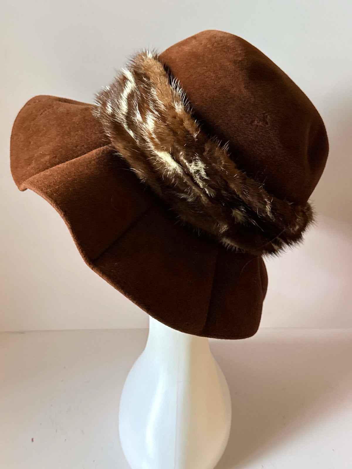 Vintage Lilly Daché Brown Velour Hat | 1960s Wide Brim Picture Hat | Spotted Fur Trim | Dachette's Designer Millinery