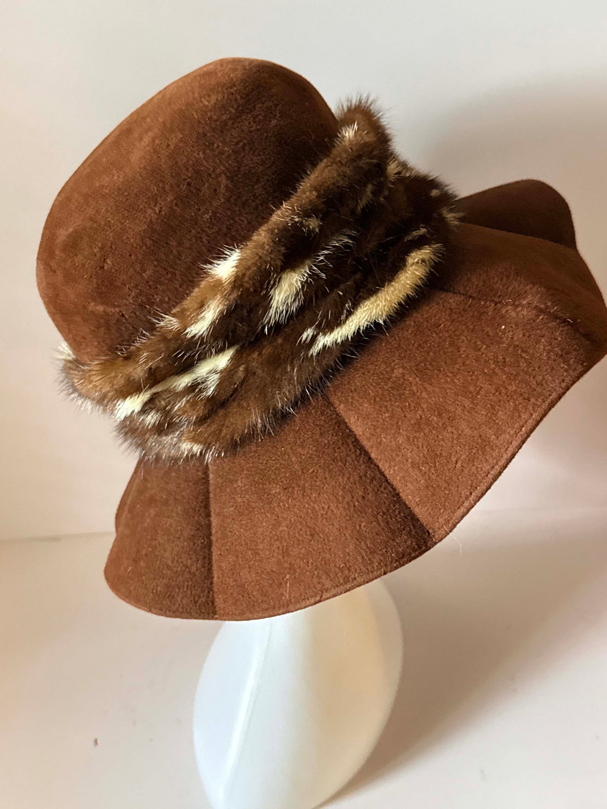 Vintage Lilly Daché Brown Velour Hat | 1960s Wide Brim Picture Hat | Spotted Fur Trim | Dachette's Designer Millinery