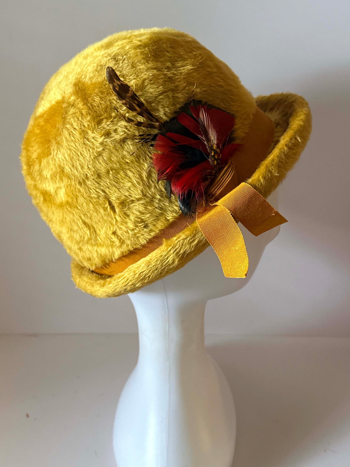 Vintage 1960s Mustard Yellow Cloche Hat | Marché Exclusive Feather Trim Hat | Mod Retro Brimmed Hat | Size 22