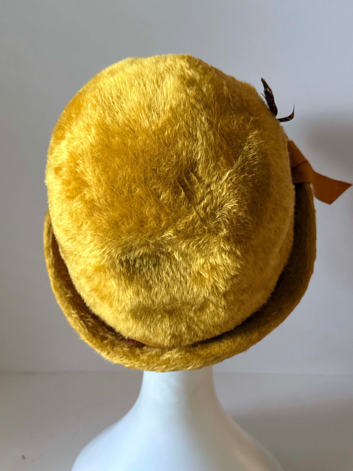 Vintage 1960s Mustard Yellow Cloche Hat | Marché Exclusive Feather Trim Hat | Mod Retro Brimmed Hat | Size 22