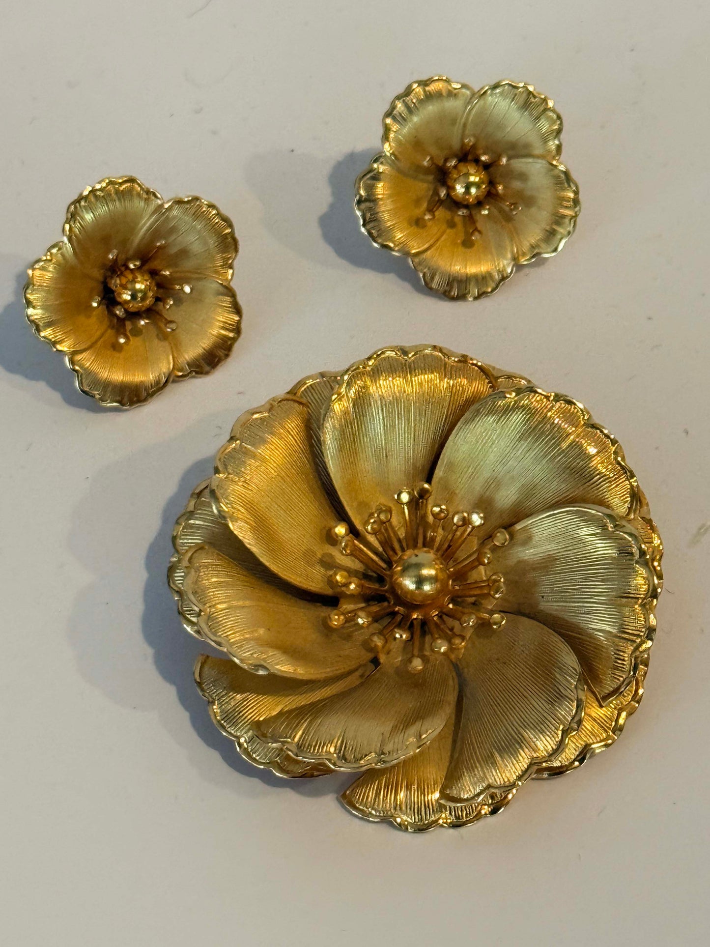 Vintage Gold Tone Flower Brooch and Earrings Set, Floral Jewelry Demi Parure, Mid Century Gold Blossom Pin, Statement Flower Jewelry Set
