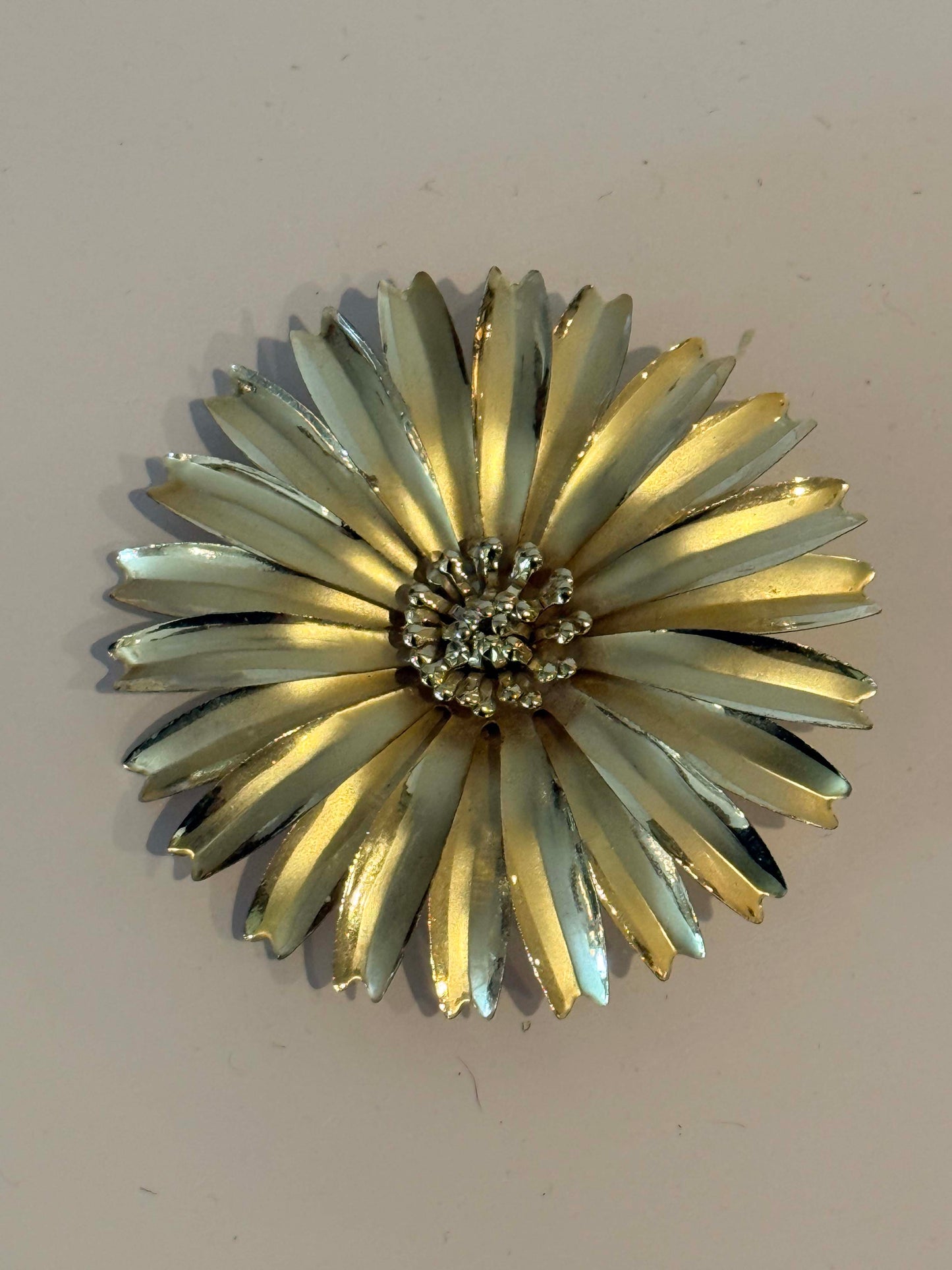 Vintage Daisy Brooch | Gold Tone Flower Pin | Mid Century Floral Statement Brooch