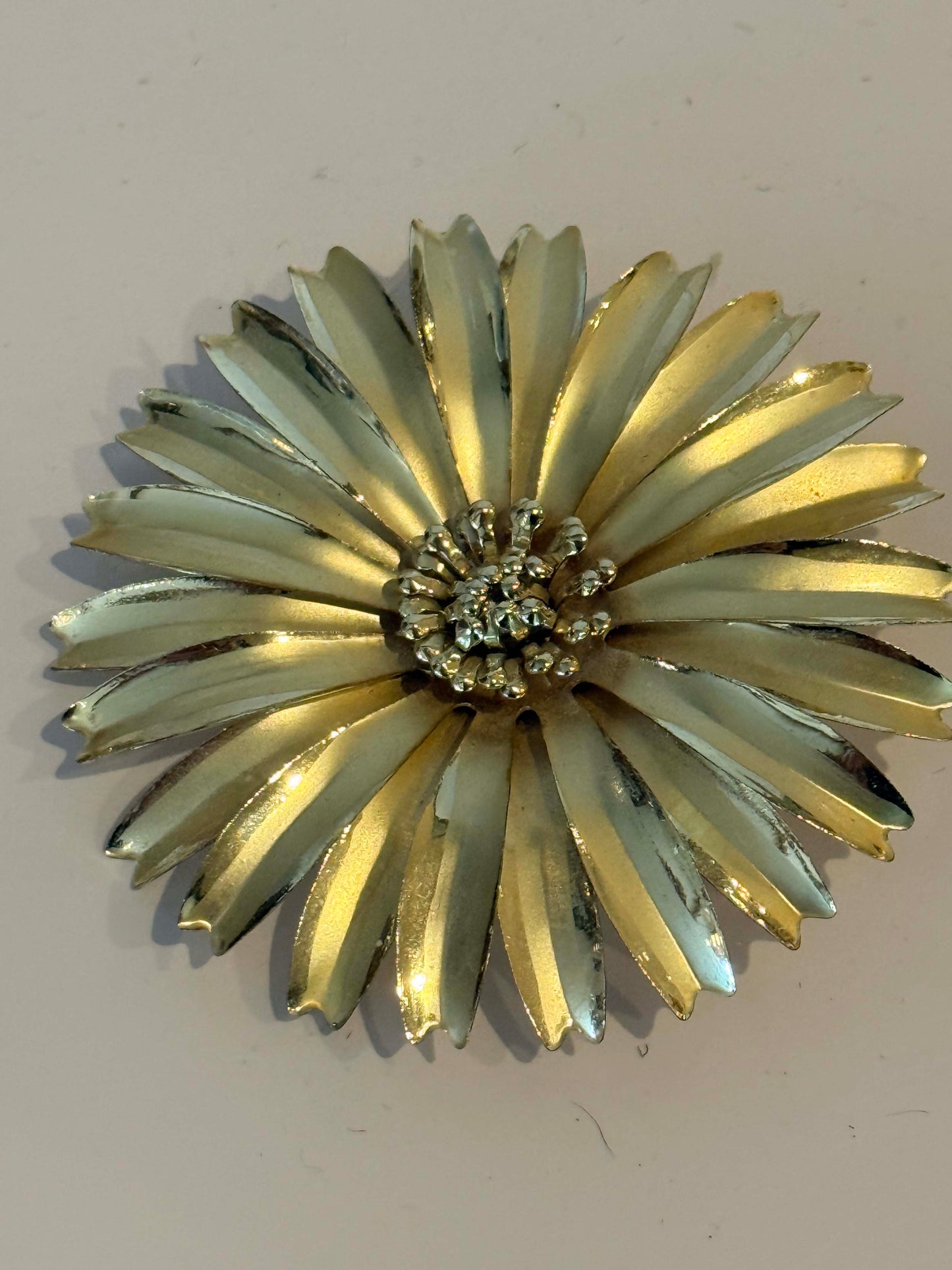 Vintage Daisy Brooch | Gold Tone Flower Pin | Mid Century Floral Statement Brooch