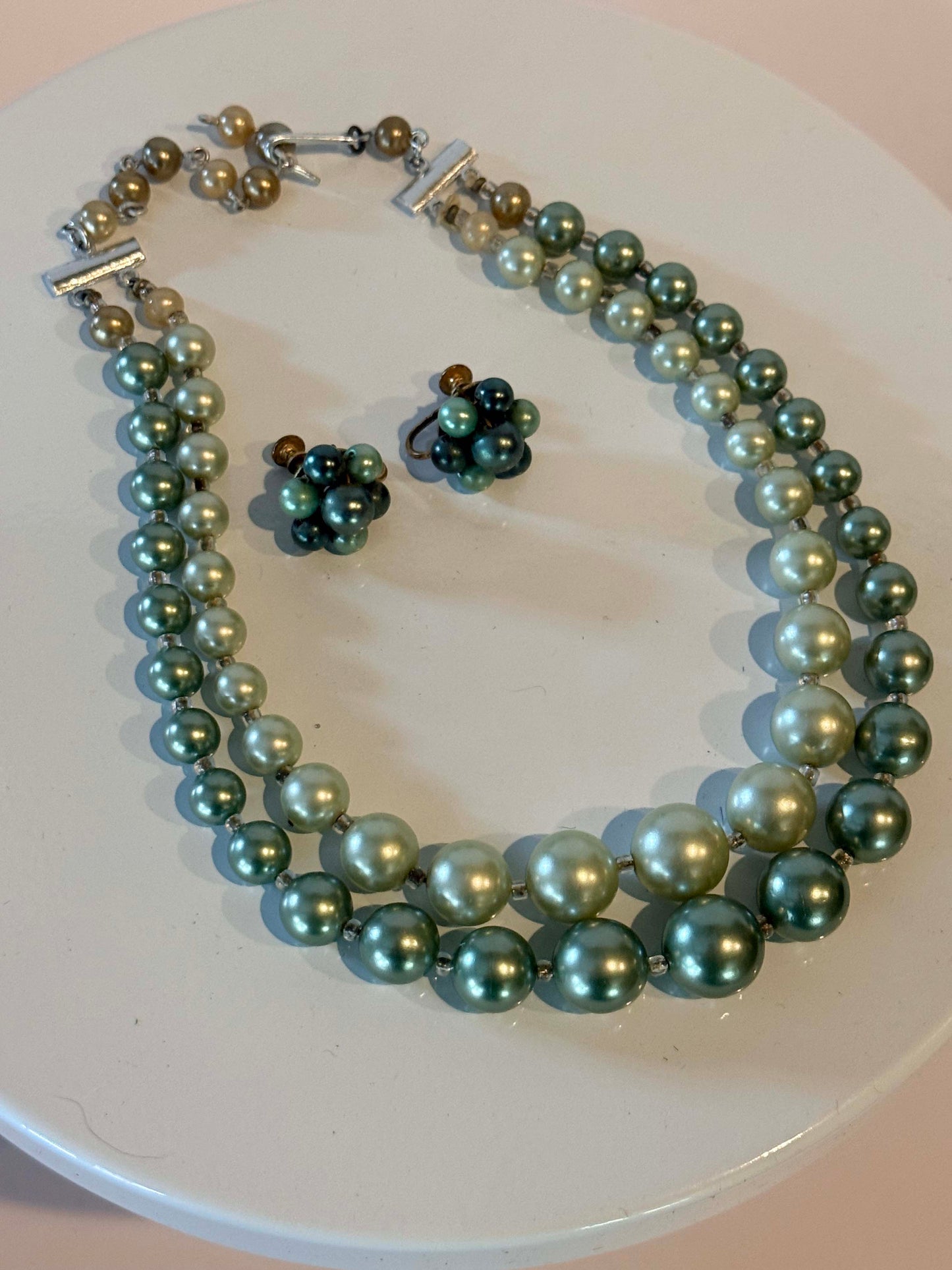 Vintage Double Strand Green Pearl Necklace and Earrings Set, Seafoam Pearl Demi Parure, Mid Century Beaded Jewelry Set, Two Tone Pearl Necklace