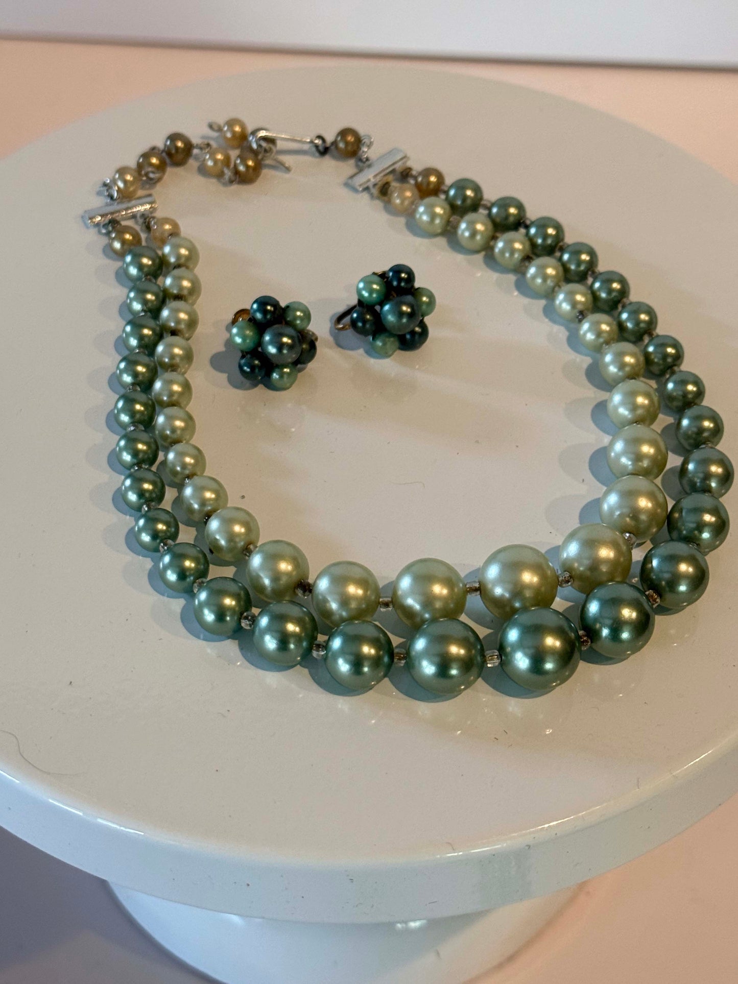 Vintage Double Strand Green Pearl Necklace and Earrings Set, Seafoam Pearl Demi Parure, Mid Century Beaded Jewelry Set, Two Tone Pearl Necklace