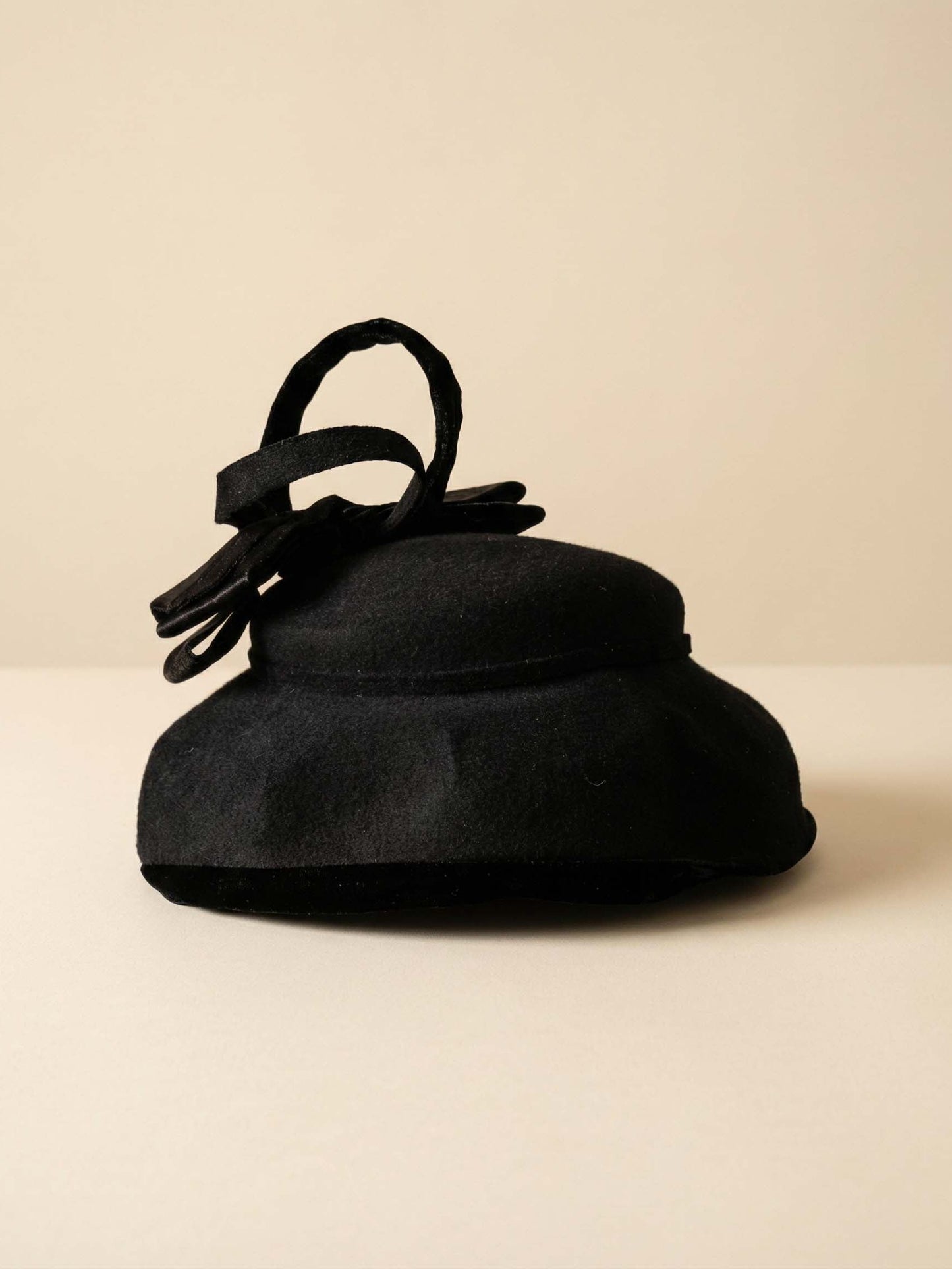 Vintage Lazarus 1950s Black Velvet Felt Hat – Sculptural Bow Hat, Mid Century Style, Classic Audrey Hepburn Style