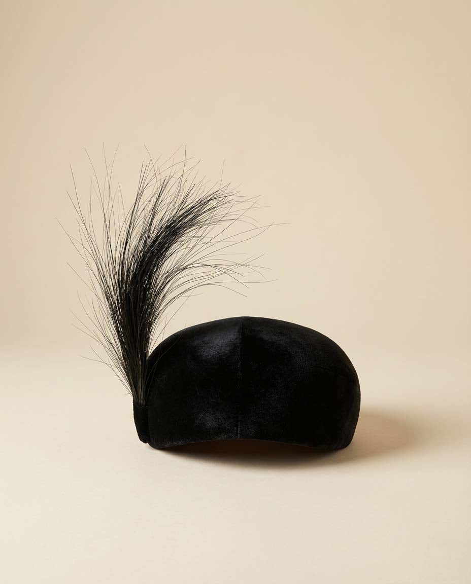 Vintage Don Anderson New York Black Velvety Felt Hat – 1950s Sculpted Toque with Dramatic Feather Plume, Mid Century Designer Cocktail Hat