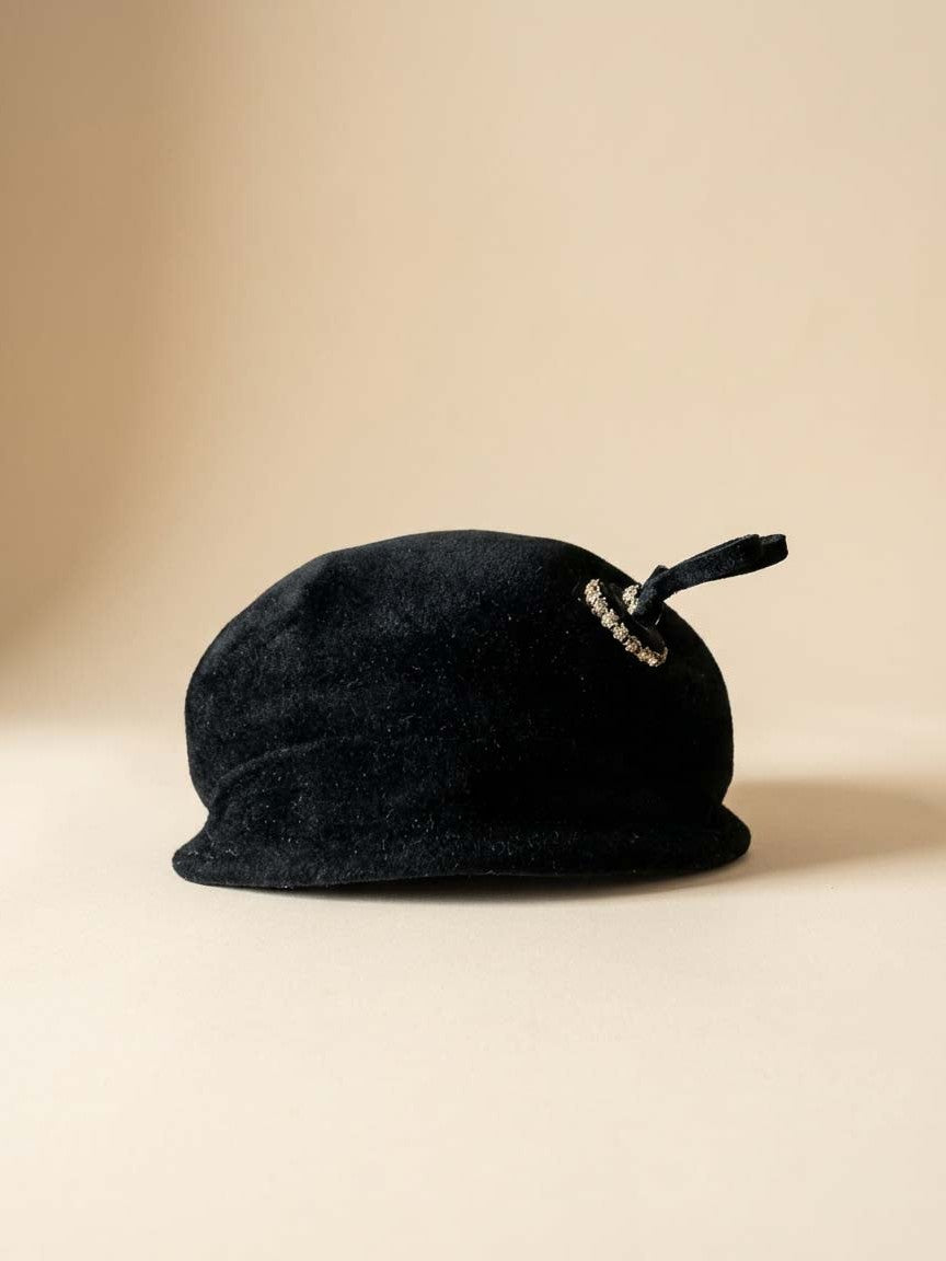 Vintage 1950s Peachbloom Velour Hat – Black Fur Felt Beret with Rhinestone Detail