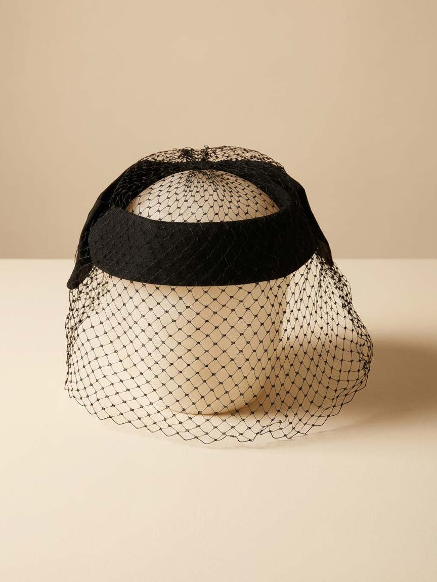 Vintage 1950s Black Cocktail Hat with Veil – Classic Mid-Century Bow Fascinator Hat