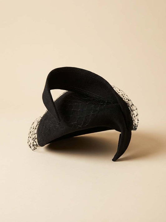 Vintage 1950s Kutz Couture Hat – Black Sculptural Felt Fascinator with Veil – Limited Edition Avant Garde Cocktail Hat – Mid Century Designer Millinery
