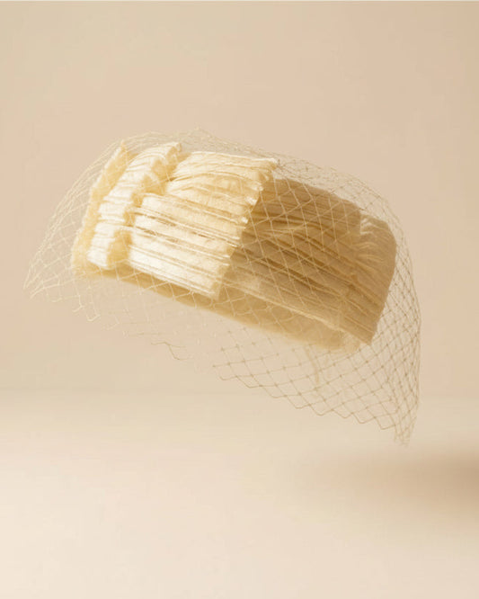 Vintage 1950s Ivory Ribbon Pleated Veiled Pillbox Hat Sculptural Cocktail Bridal Hat Mid Century Wedding Millinery