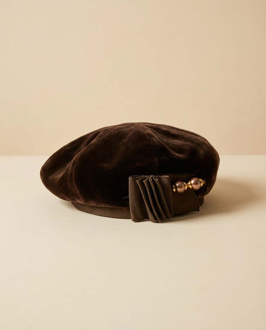 Vintage 1950s Brown Velvet Beret – Betmar Designer Hat with Grosgrain Bow &amp; Pearl Accent Parisian Style