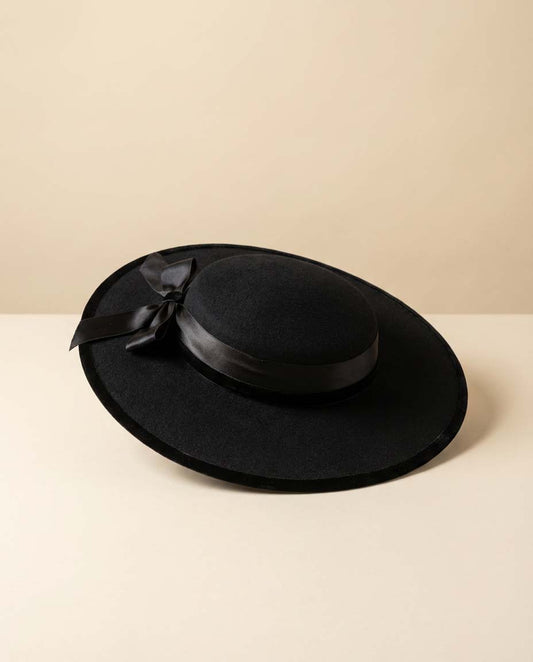 1950s–1960s Black Wide Brim Tilt Hat – Classic Mid-Century Cocktail Statement Hat