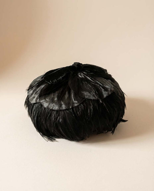 1950s Pasadena Hats Black Feather Cocktail Hat – Dramatic Mid-Century Statement Cap