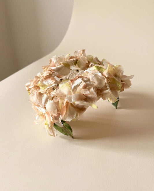 1950s Peach Silk Floral Petal Hat – Romantic Mid-Century Garden Party Headpiece