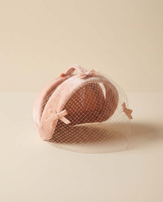 1960s Blush Pink Velvet Halo Hat with Veil – Vintage Bow Cocktail Hat – Mid Century Bridal Headpiece – Soft Romantic Millinery