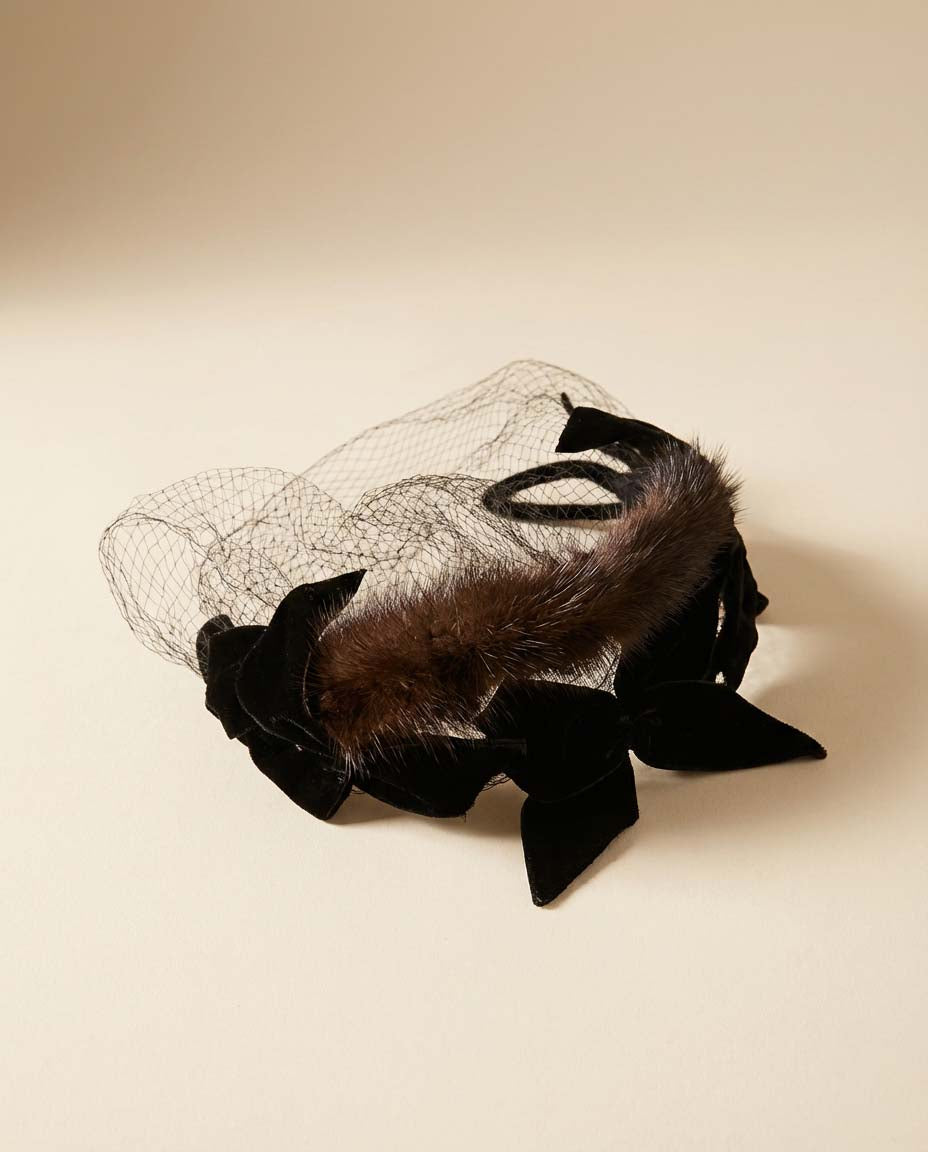 1950s Black Velvet & Mink Fur Fascinator Veil Hat Vintage Cocktail Headpiece Mid Century Evening Hat