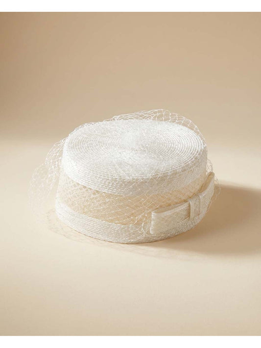 Late 1990s / Early 2000s Liz Claiborne Ivory Straw Pillbox Hat with Veil – Minimalist Bridal Boater Style