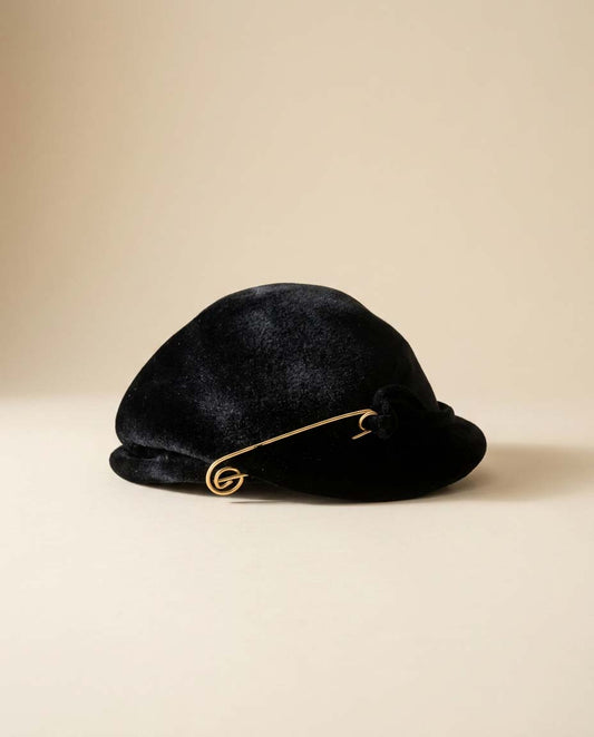 Vintage 1950s Black Velvet Tilt Hat / Minimalist Cocktail Hat with Gold Bar Detail / French Style Beret Hat