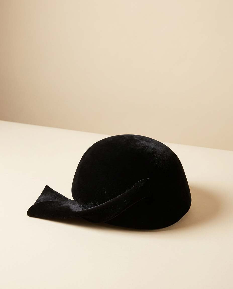 Vintage 1940s Black Sculptural Felt Hat | Avant Garde Draped Cocktail Hat | Minimalist Noir Milliner