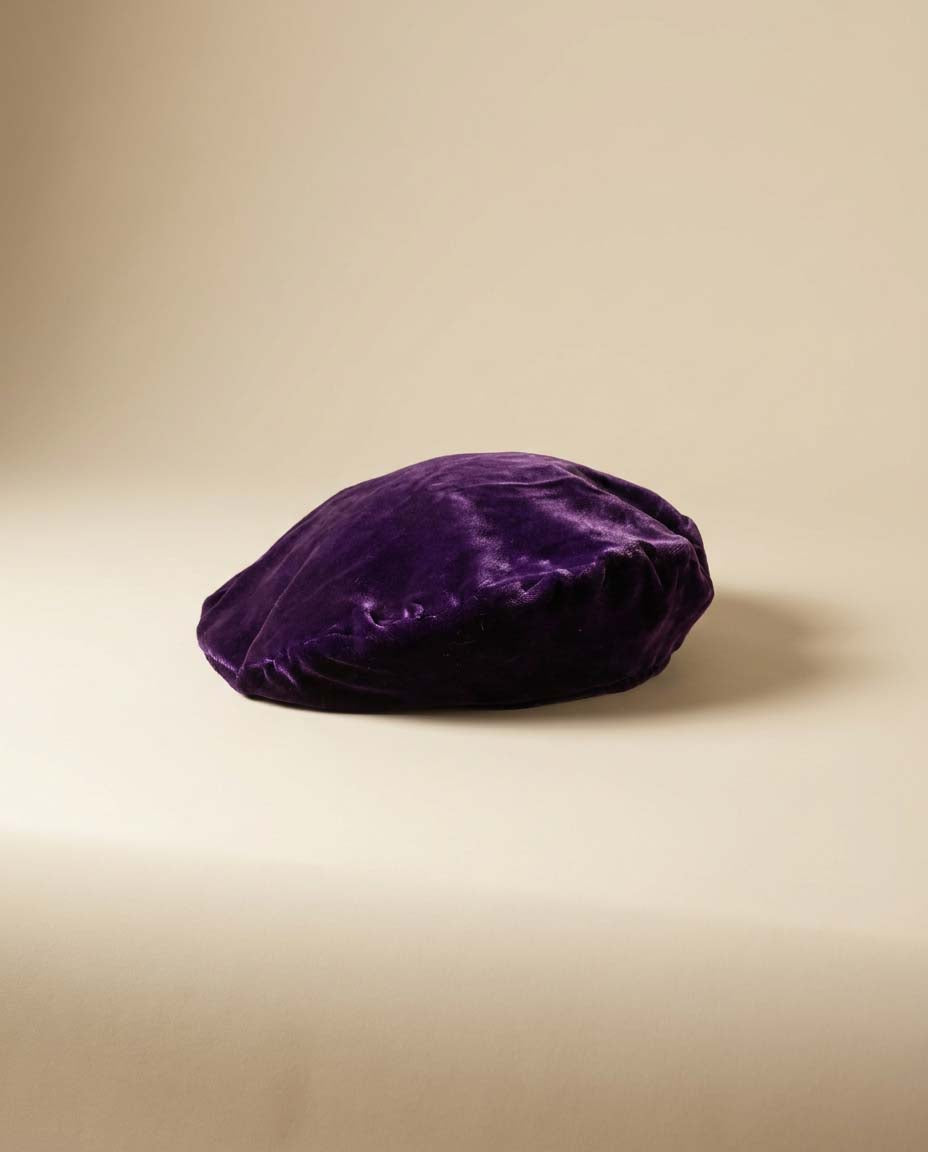 Vintage Purple Velvet Beret Hat, Rich Plum Velvet Tam, Classic French Style Beret, 1960s 1970s Fashion Hat, Elegant Velvet Cap