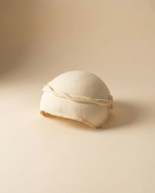 Vintage Ivory Textured Pillbox Hat, Minimalist Mid Century Hat, Bridal Pillbox Hat, Vintage Wedding Hat, 1960s Mod Millinery, Elegant Cream Cocktail Hat