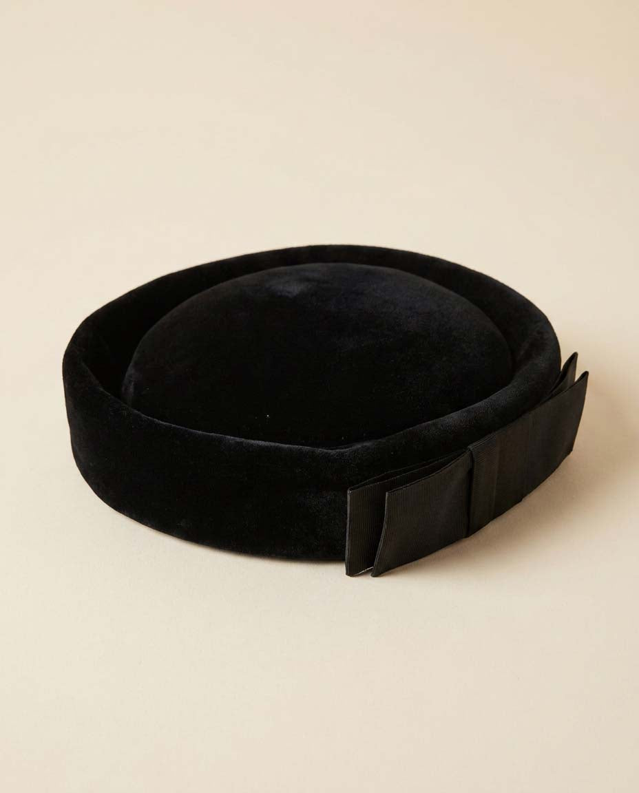 Vintage Roma's Black Velvet Boater Hat | 1950s 1960s Velvet Cocktail Hat | Wide Brim Church Hat | Veil Ready Bridal Hat