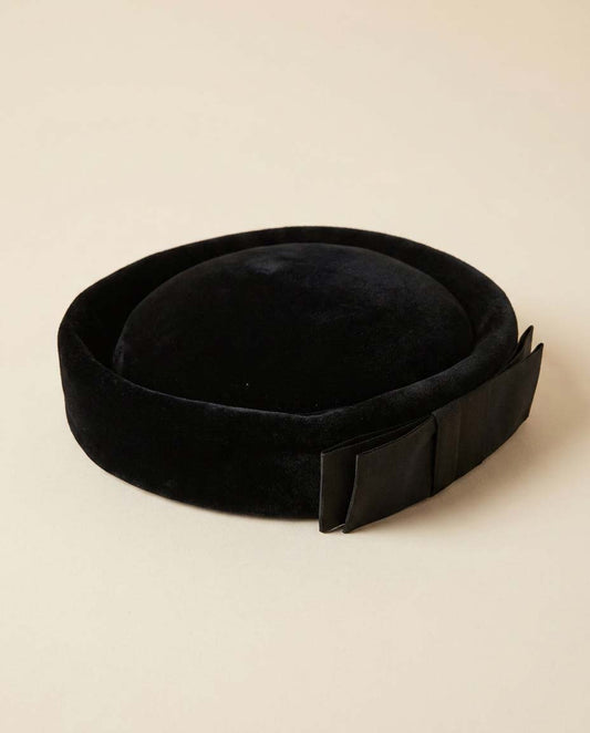 Vintage Roma's Black Velvet Boater Hat | 1950s 1960s Velvet Cocktail Hat | Wide Brim Church Hat | Veil Ready Bridal Hat