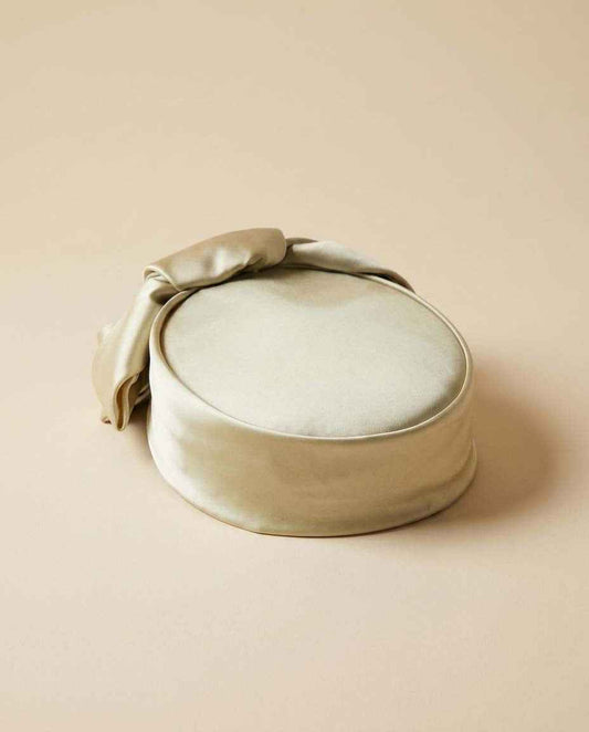 Vintage Champagne Satin Pillbox Hat 1960s Cocktail Hat Oversized Bow Bridal Wedding Fascinator