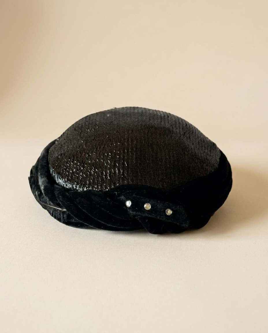 Vintage Black Pillbox Hat, Velvet Trim Hat, Sinamay Cocktail Hat, Feather Fascinator, Classic Formal Hat, Elegant Vintage Millinery