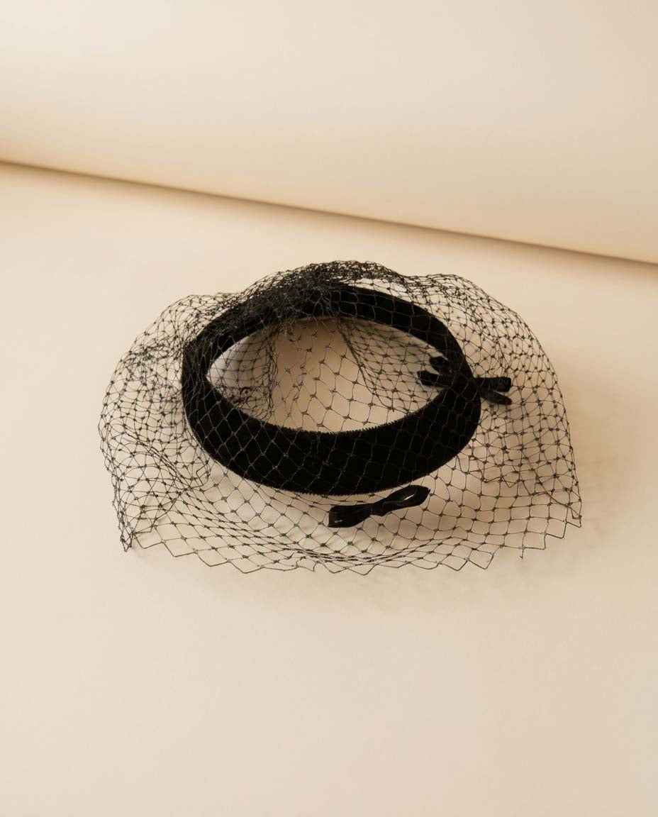 Vintage Black Velvet Halo Hat | 1950s Open Crown Hat | Birdcage Veil Fascinator | Cocktail Hat | Mid Century Millinery | Vintage Headpiece