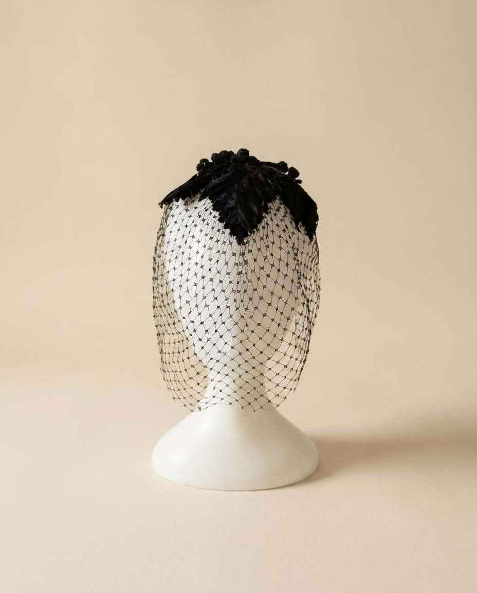 Vintage Black Veiled Fascinator Hat | 1950s Cocktail Hat | Birdcage Veil Headpiece | Mourning Hat | Mid Century Millinery | Gothic Bridal