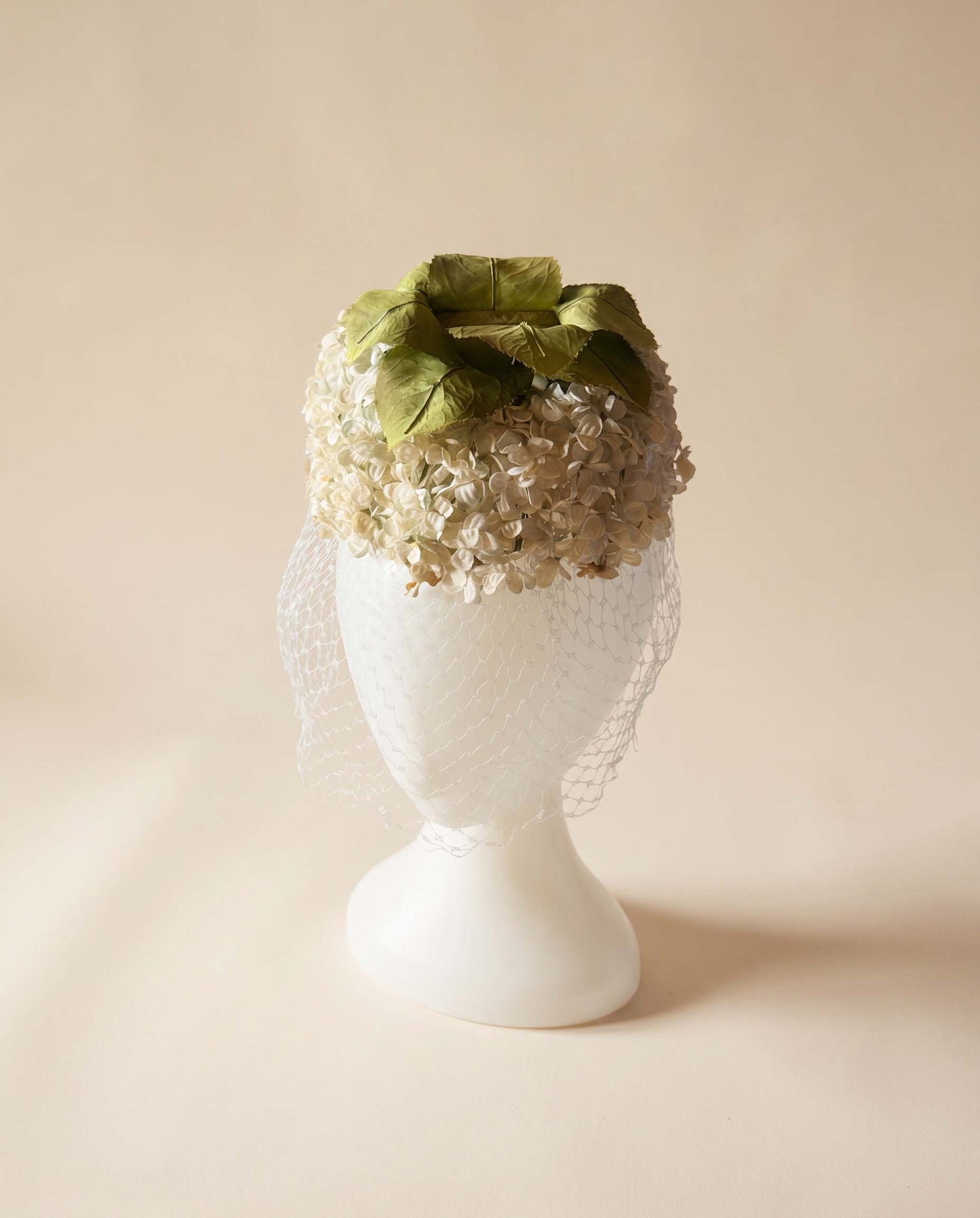 Vintage Floral Veiled Pillbox Hat | Ivory Hydrangea Bridal Hat | Mid Century Wedding Hat | 1950s 1960s Vintage Millinery