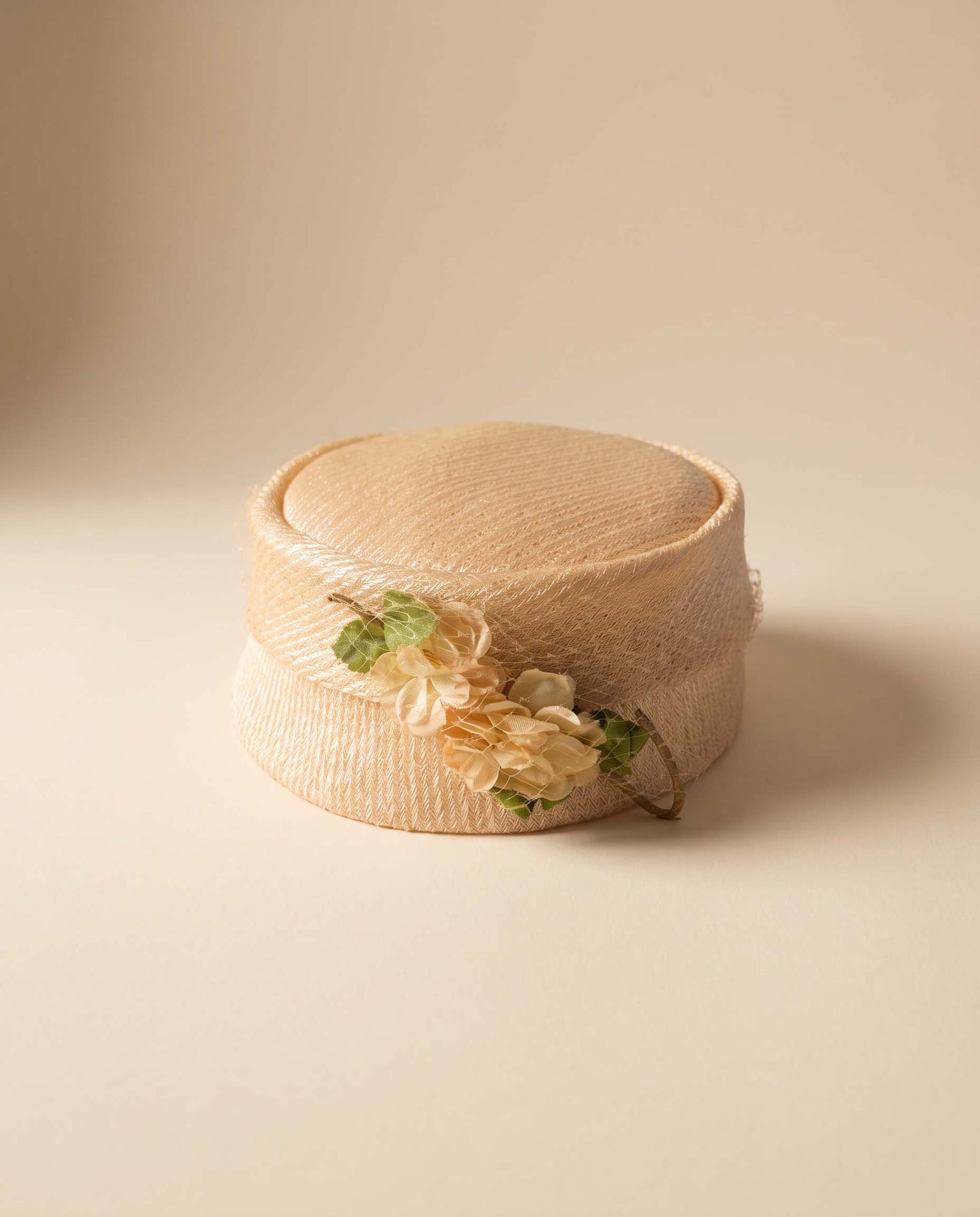 Vintage Peach Straw Pillbox Hat | 1960s Floral Cocktail Hat | Spring Wedding Hat | Easter Church Hat | Vintage Millinery