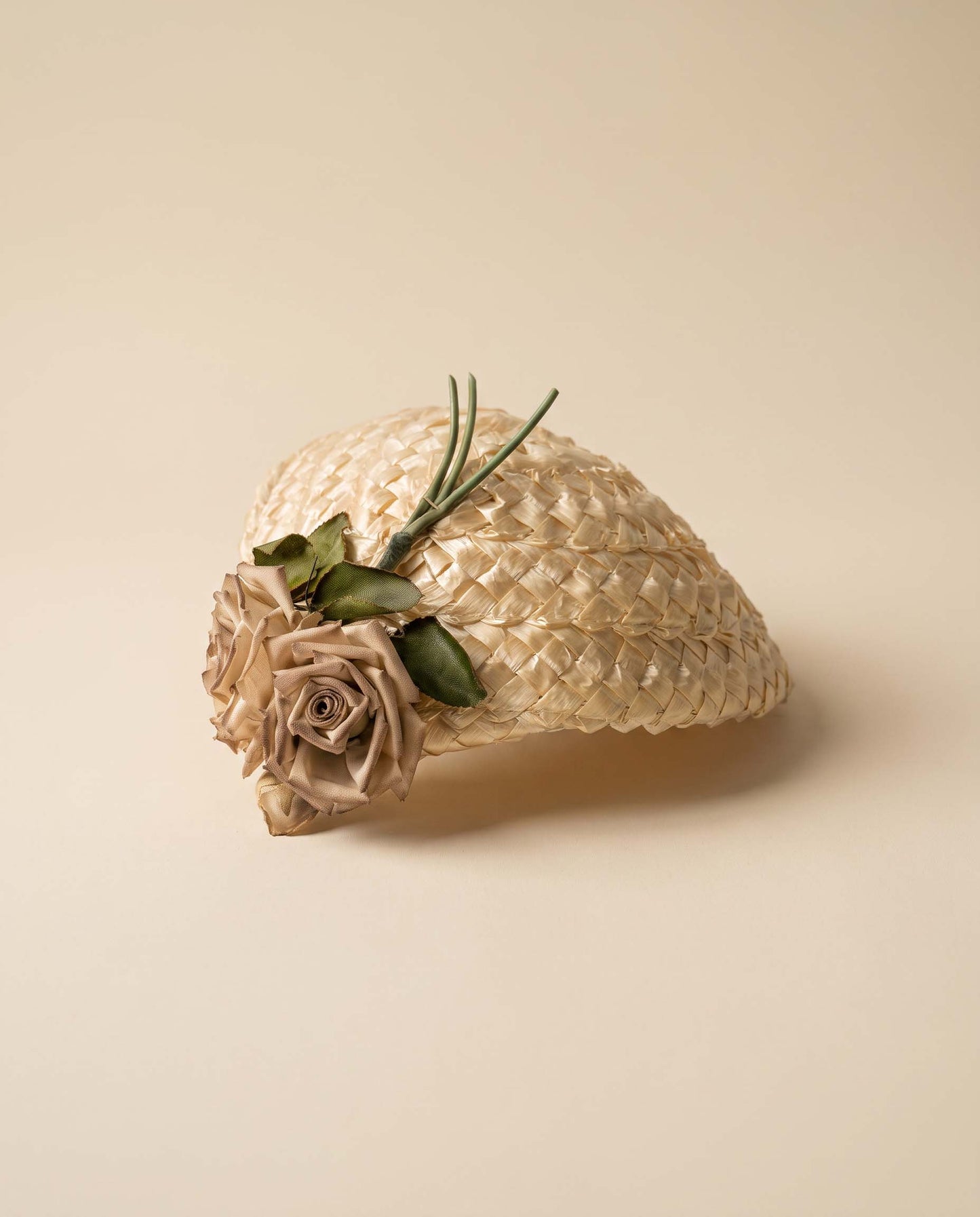 Vintage 1950s Ivory Straw Half Hat Fabric Roses Floral Bridal Wedding Cocktail Hat