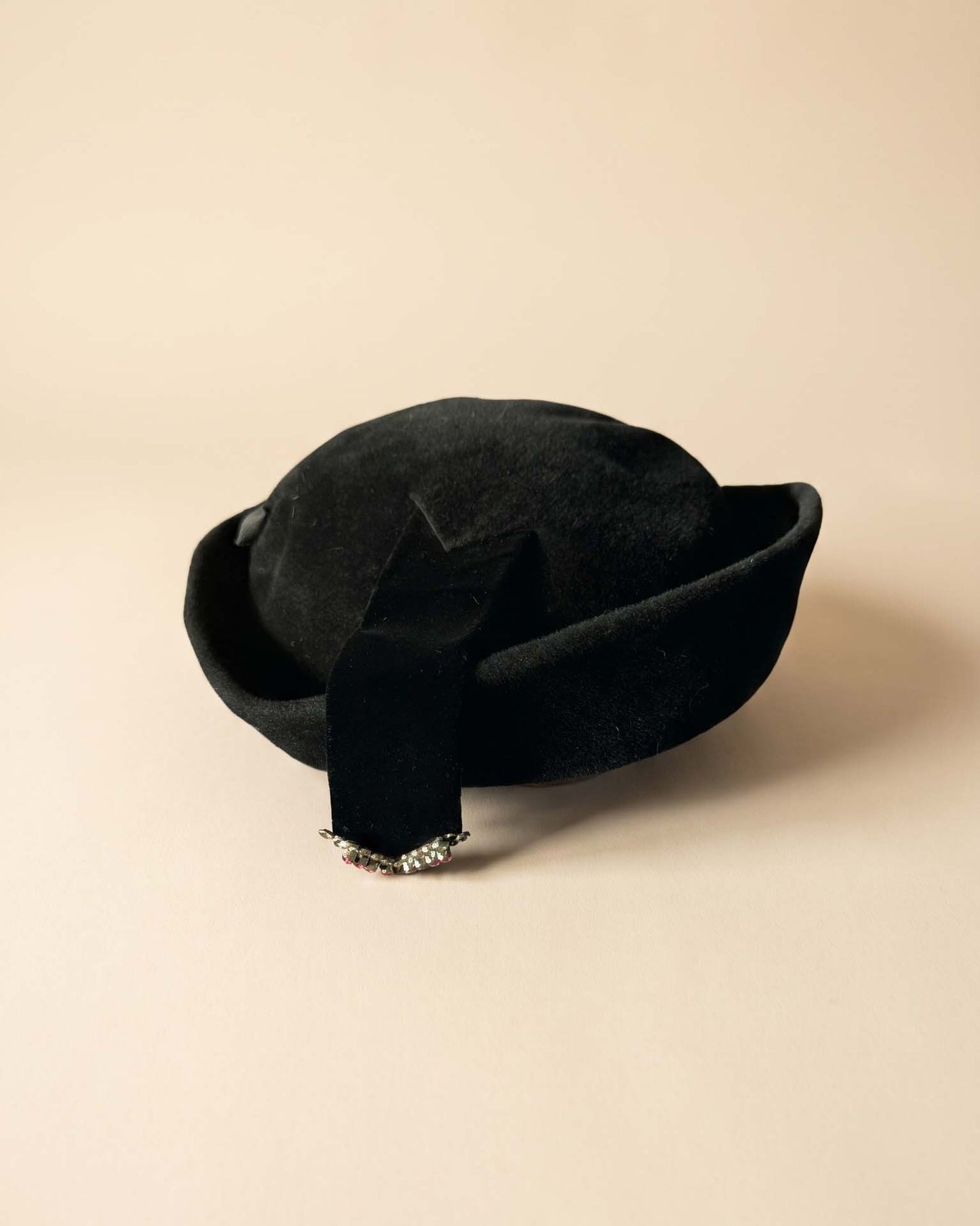 Vintage 1950s Leslie James Black French Velour Felt Hat Rhinestone Buckle Sculptural Brim Crescent Spokane Millinery