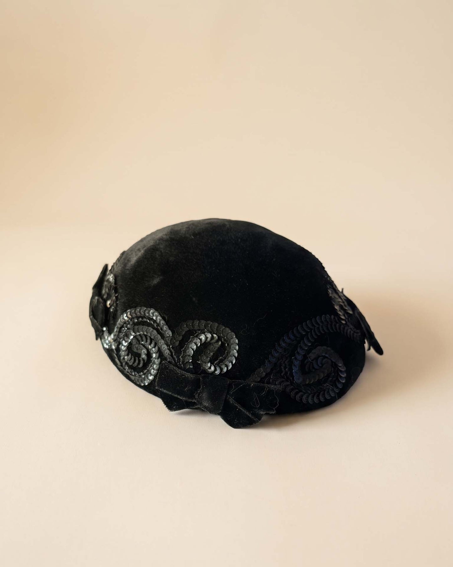 Vintage 1940s Black Velvet Calot Hat Black Sequin Scroll Embroidery Velvet Bow Trim Women's Evening Cocktail Millinery