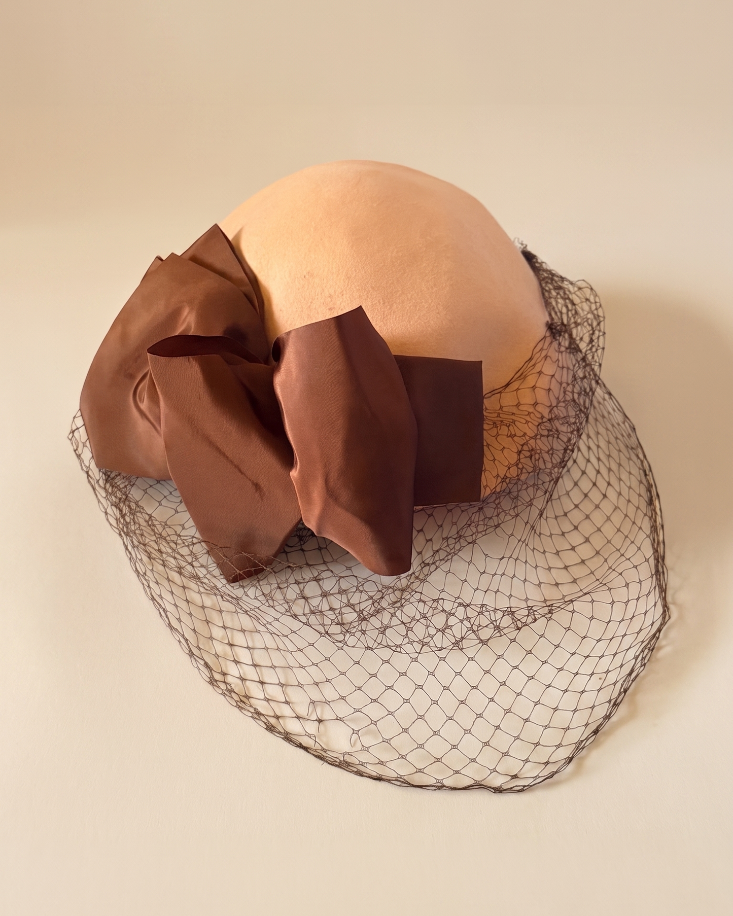 Vintage 1940s Peach Wool Felt Tilt Hat Chocolate Brown Satin Bow Face Veil Women's WWII Era Millinery