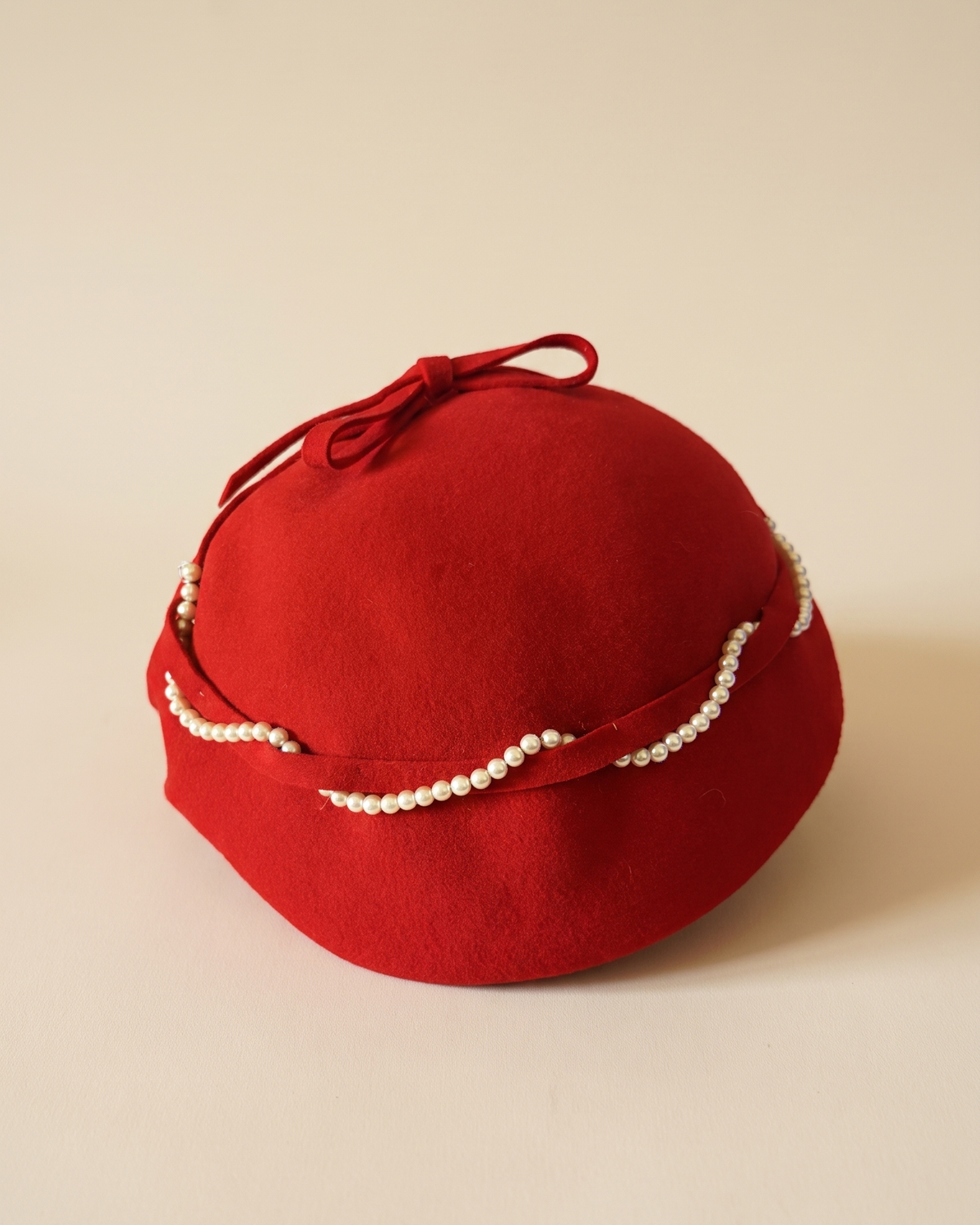 Vintage 1940s Glenover Red Wool Felt Tilt Hat Faux Pearl Swag Bow Trim Women's WWII Era Sculptural Millinery
