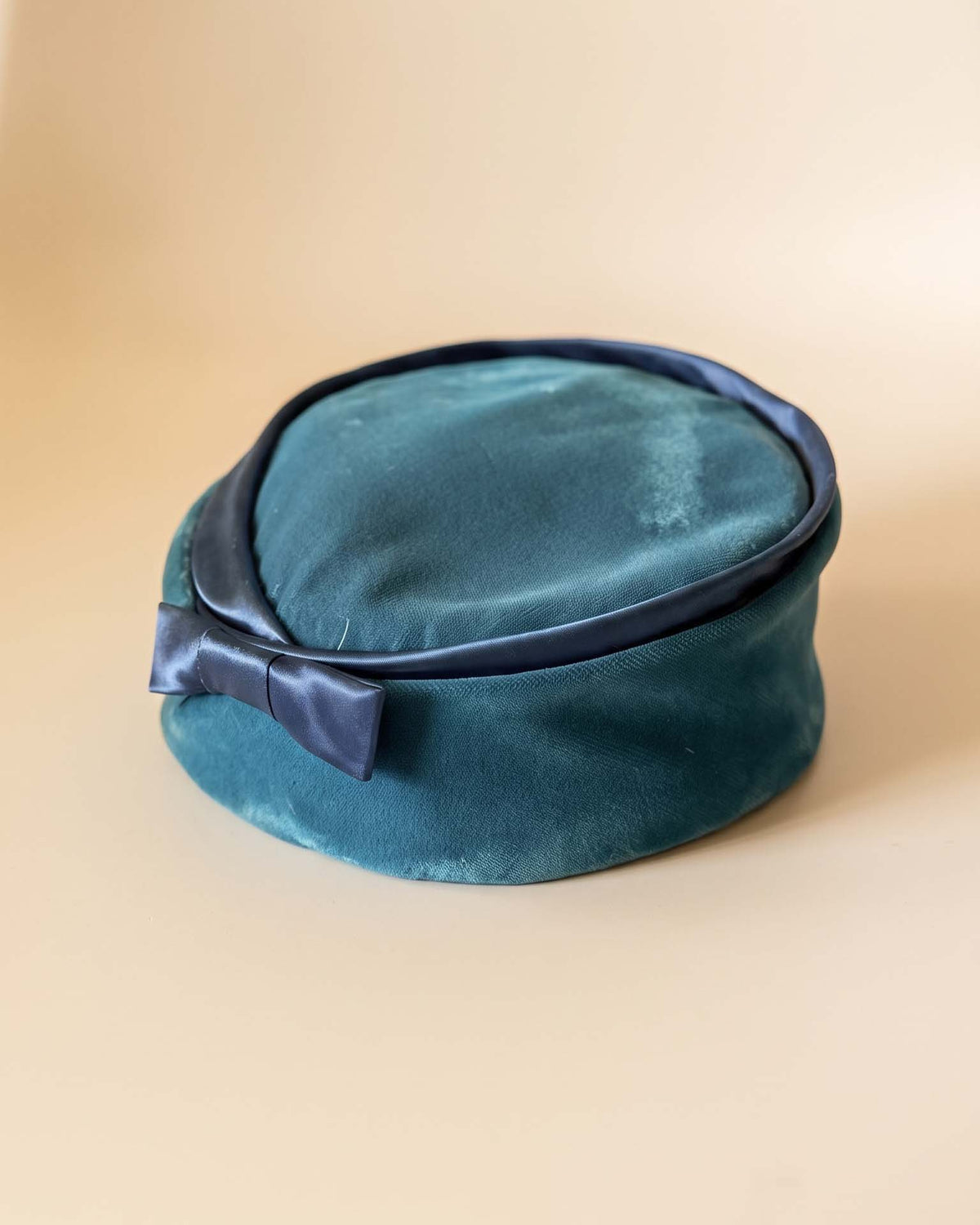 Vintage 1960s Teal Blue Green Velvet Pillbox Hat Navy Satin Trim Bow Women's Mid Century Mod Cocktail Millinery